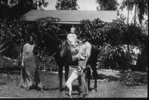 cowboy and family.JPG (70856 bytes)